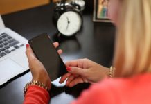 Zalany telefon? Dowiedz się, jak sobie z tym poradzić! Zalany telefon? Dowiedz się, jak sobie z tym poradzić!