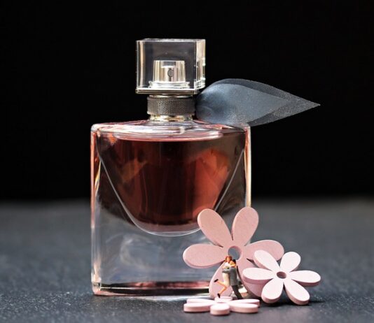 Jak utrzymać zapach perfum?